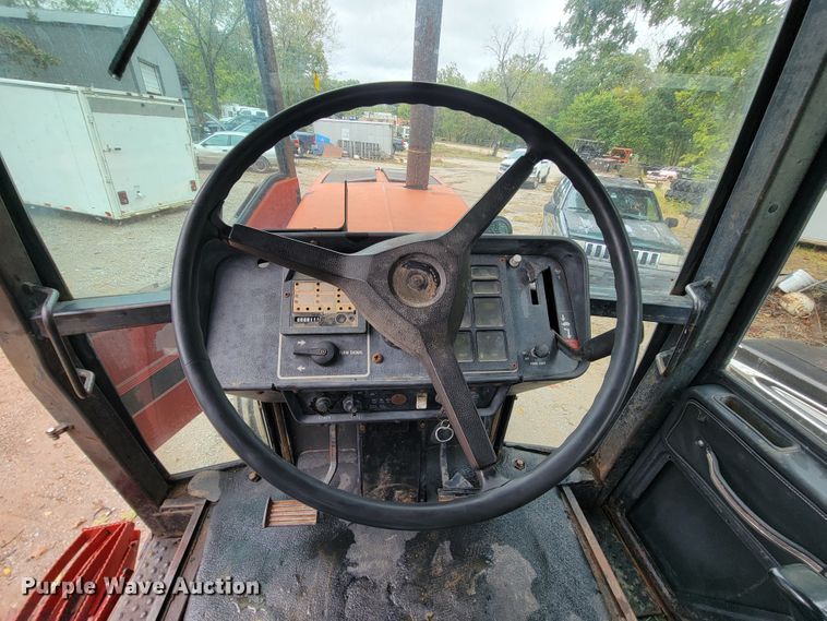image for item KQ9187 1981 International 5088  tractor