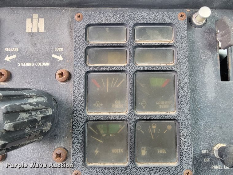 image for item KQ9187 1981 International 5088  tractor