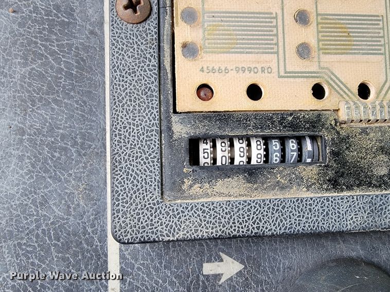 image for item KQ9187 1981 International 5088  tractor