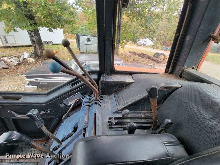 image for item KQ9187 1981 International 5088  tractor