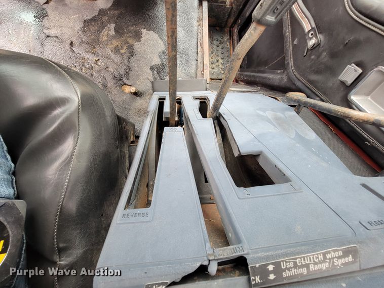 image for item KQ9187 1981 International 5088  tractor