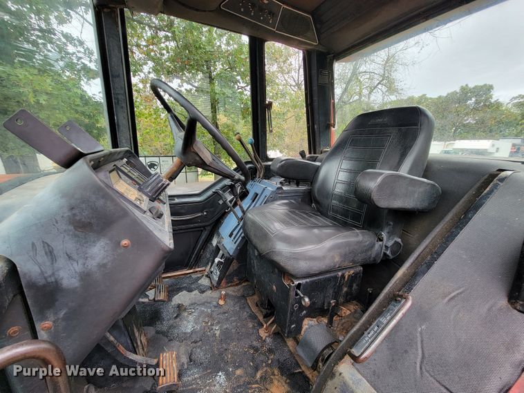 image for item KQ9187 1981 International 5088  tractor