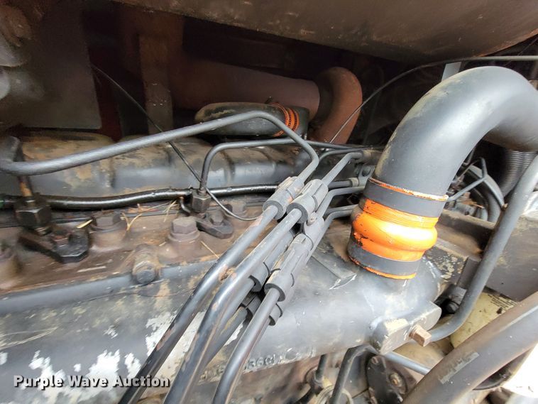 image for item KQ9187 1981 International 5088  tractor