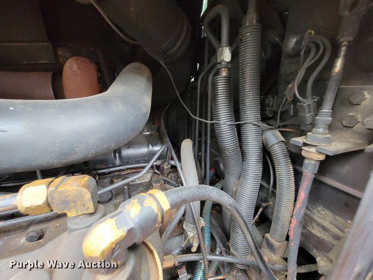 image for item KQ9187 1981 International 5088  tractor