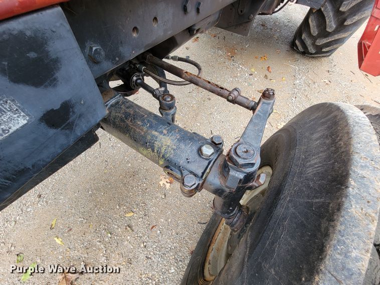 image for item KQ9187 1981 International 5088  tractor