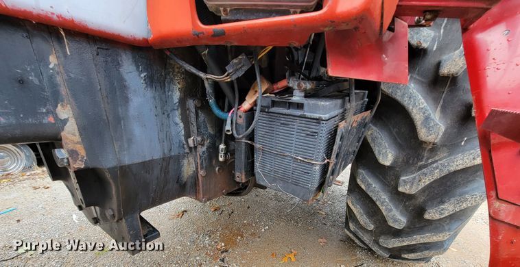 image for item KQ9187 1981 International 5088  tractor