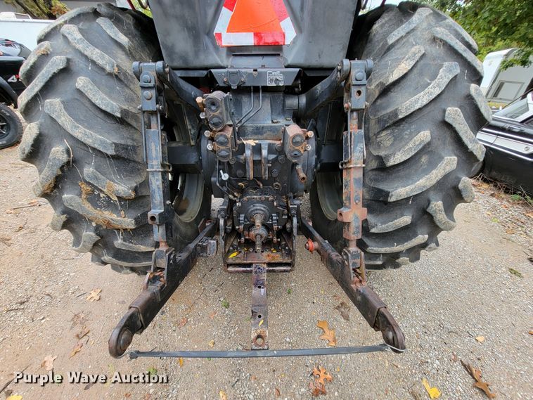 image for item KQ9187 1981 International 5088  tractor