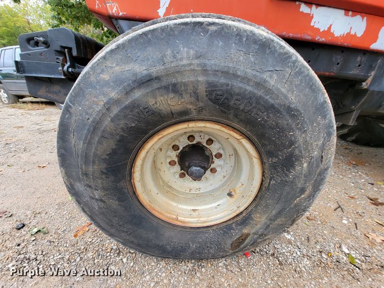 image for item KQ9187 1981 International 5088  tractor