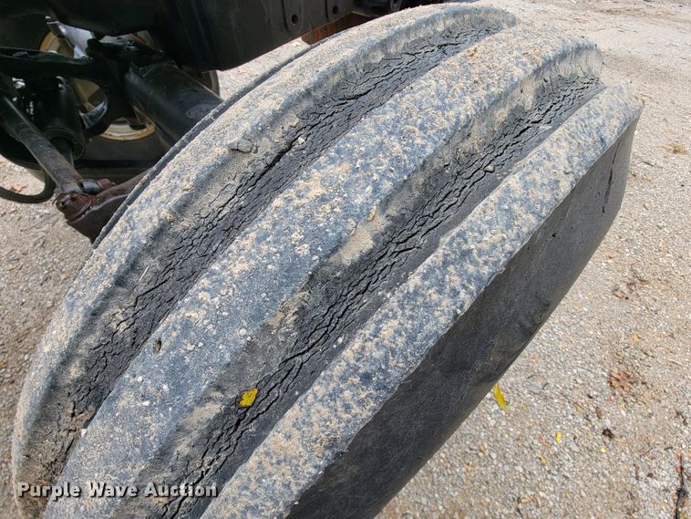 image for item KQ9187 1981 International 5088  tractor