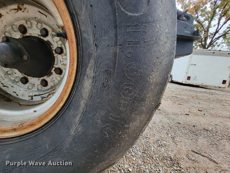 image for item KQ9187 1981 International 5088  tractor