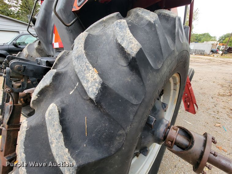 image for item KQ9187 1981 International 5088  tractor