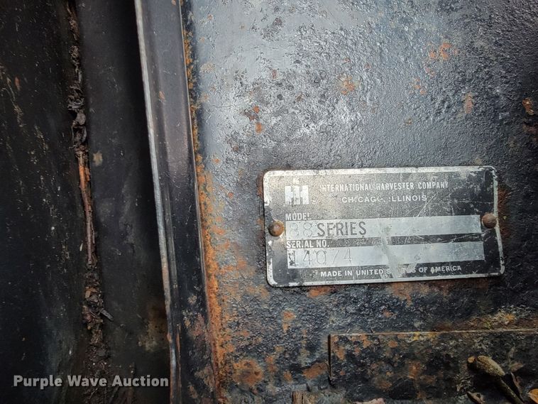 image for item KQ9187 1981 International 5088  tractor