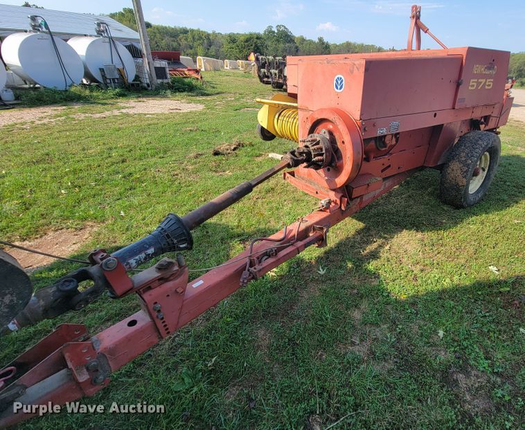 image for item KQ9193 1997 New Holland 575  small square baler