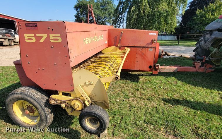 image for item KQ9193 1997 New Holland 575  small square baler