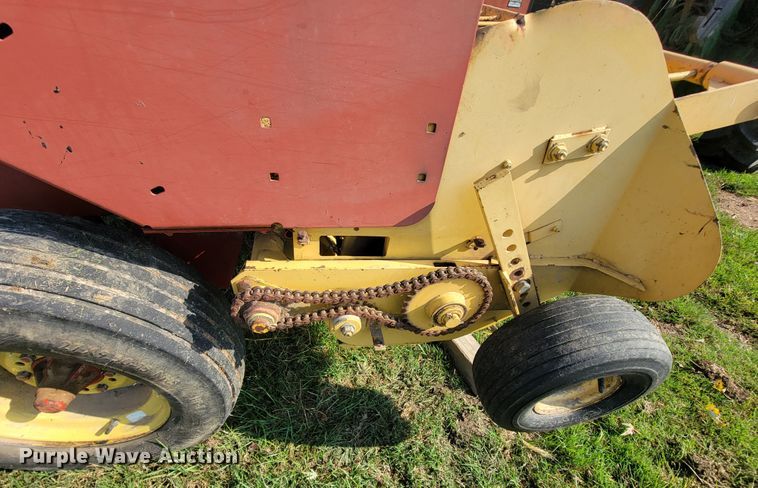 image for item KQ9193 1997 New Holland 575  small square baler
