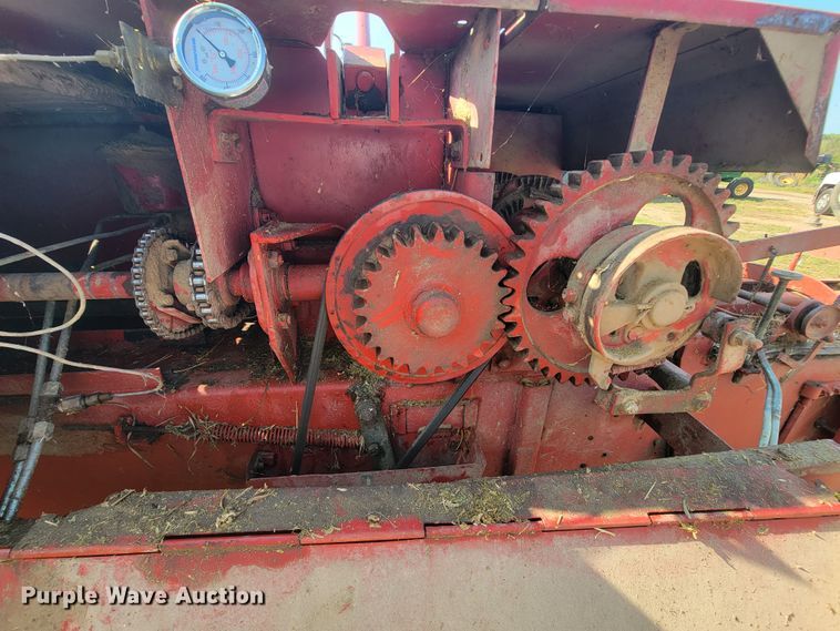 image for item KQ9193 1997 New Holland 575  small square baler