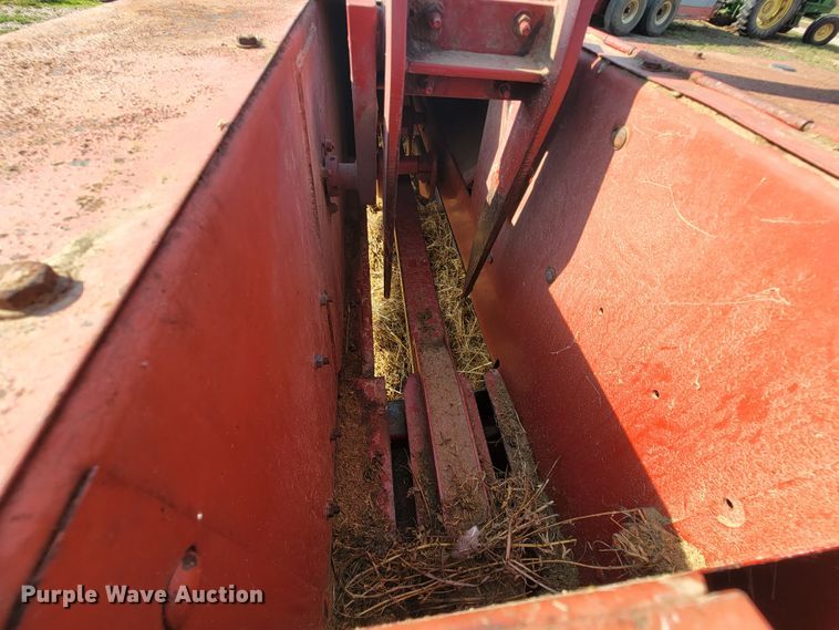 image for item KQ9193 1997 New Holland 575  small square baler