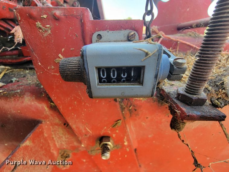 image for item KQ9193 1997 New Holland 575  small square baler