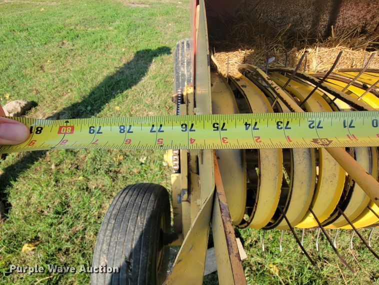 image for item KQ9193 1997 New Holland 575  small square baler