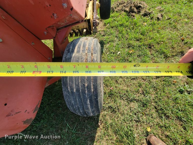 image for item KQ9193 1997 New Holland 575  small square baler