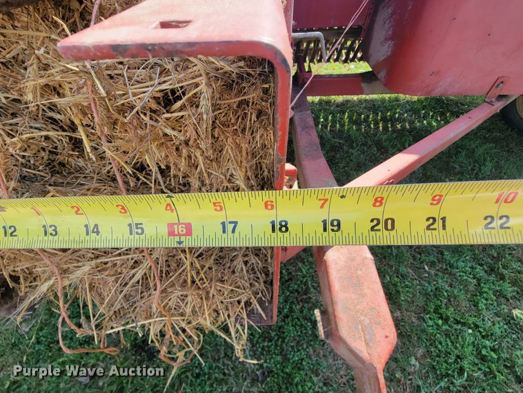 image for item KQ9193 1997 New Holland 575  small square baler