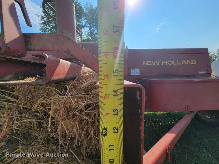 image for item KQ9193 1997 New Holland 575  small square baler