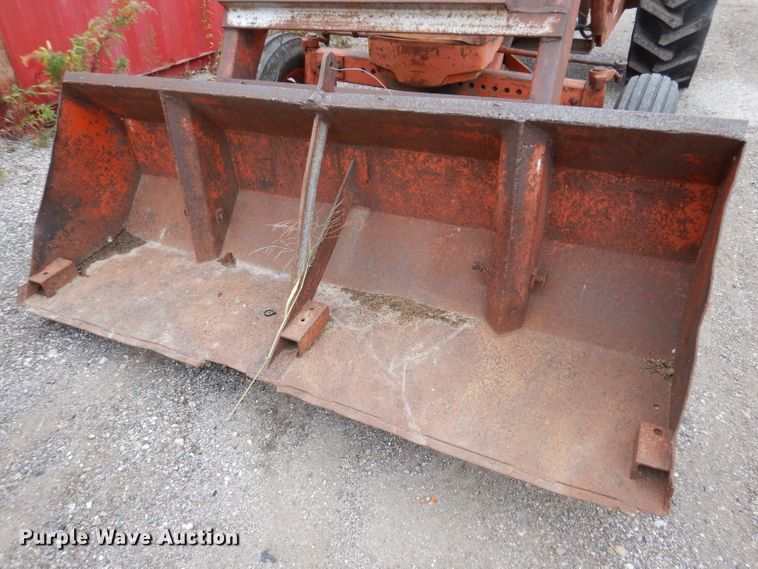 image for item KY9692 Allis Chalmers D19  tractor