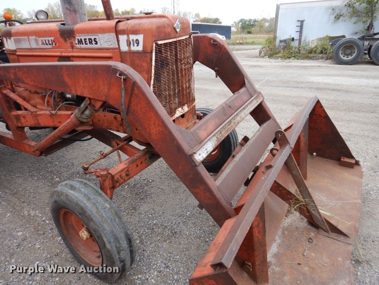 image for item KY9692 Allis Chalmers D19  tractor