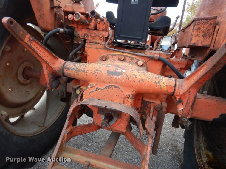 image for item KY9692 Allis Chalmers D19  tractor