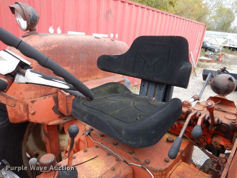 image for item KY9692 Allis Chalmers D19  tractor