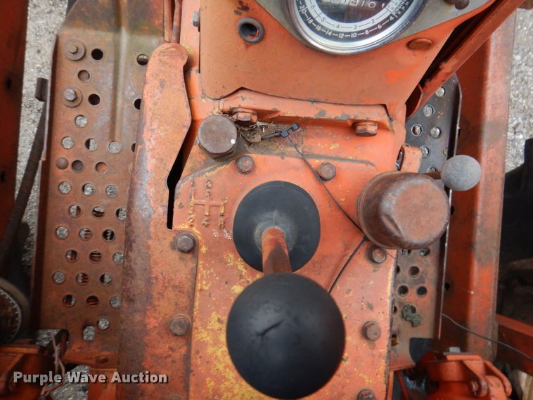 image for item KY9692 Allis Chalmers D19  tractor