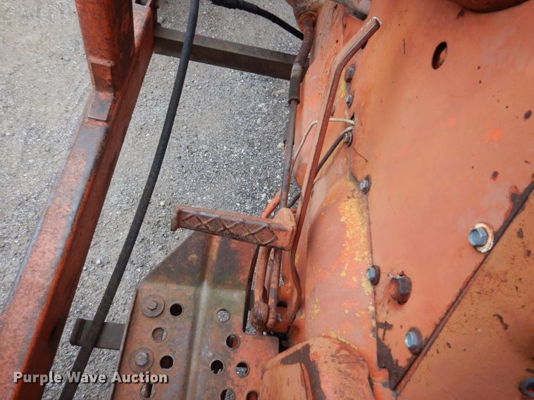 image for item KY9692 Allis Chalmers D19  tractor