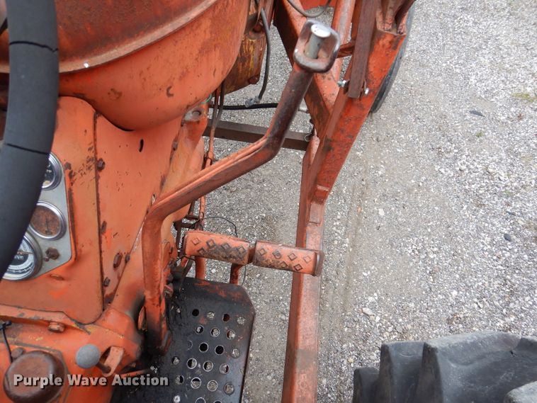 image for item KY9692 Allis Chalmers D19  tractor
