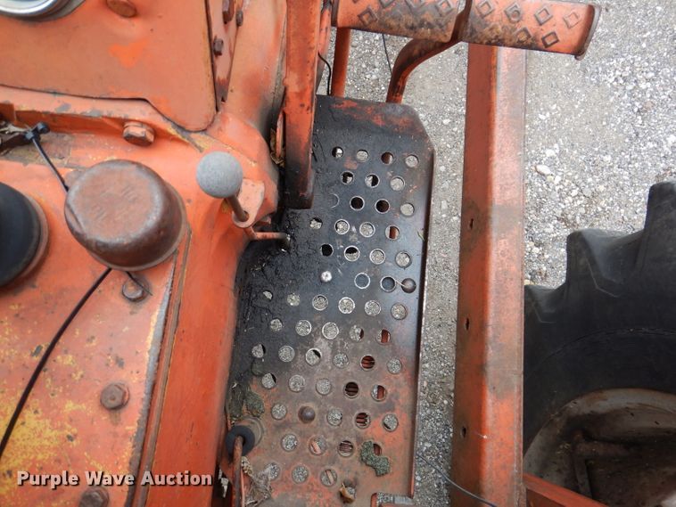 image for item KY9692 Allis Chalmers D19  tractor