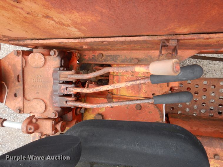 image for item KY9692 Allis Chalmers D19  tractor