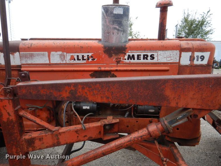 image for item KY9692 Allis Chalmers D19  tractor