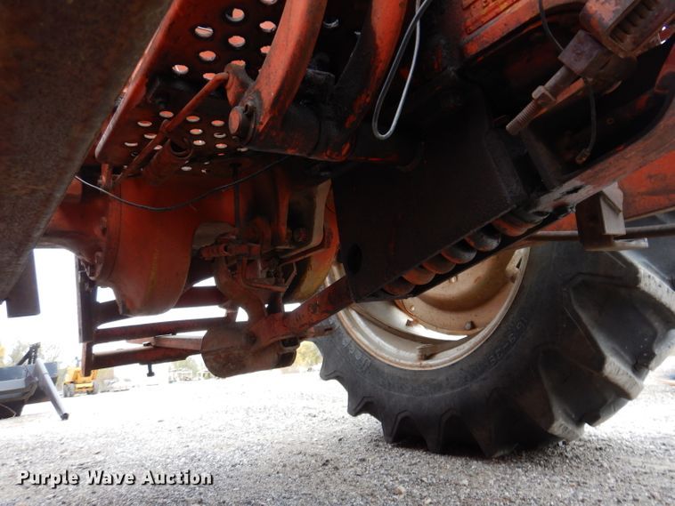 image for item KY9692 Allis Chalmers D19  tractor