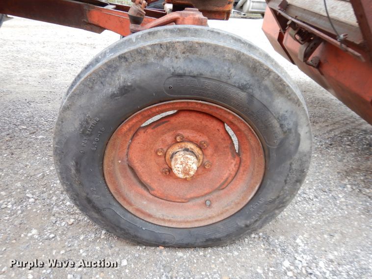 image for item KY9692 Allis Chalmers D19  tractor