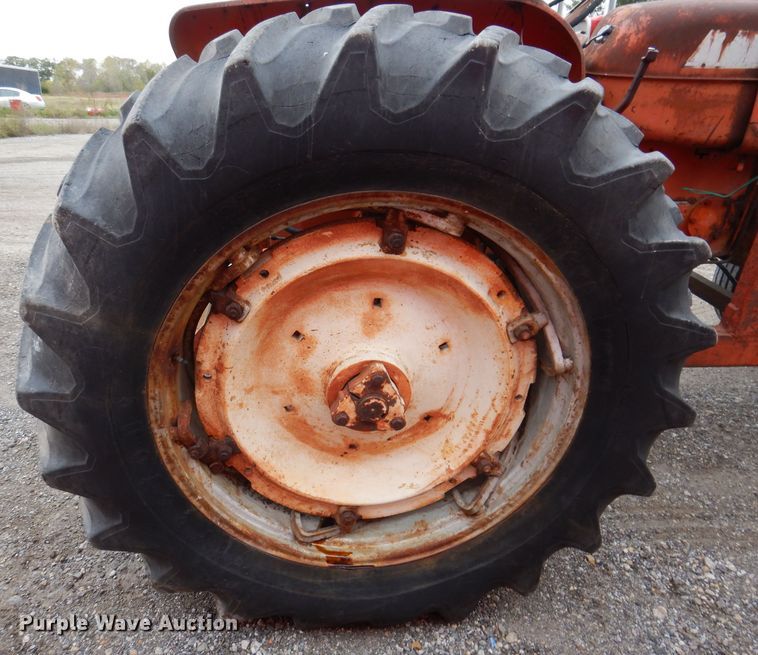image for item KY9692 Allis Chalmers D19  tractor