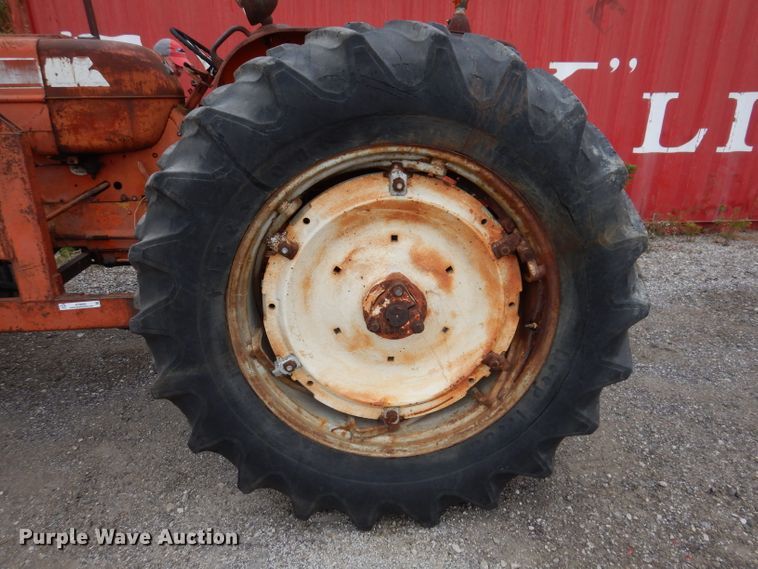 image for item KY9692 Allis Chalmers D19  tractor
