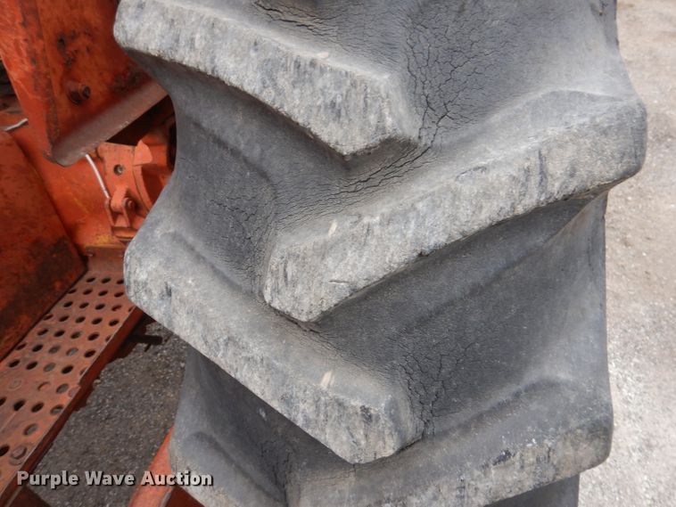 image for item KY9692 Allis Chalmers D19  tractor