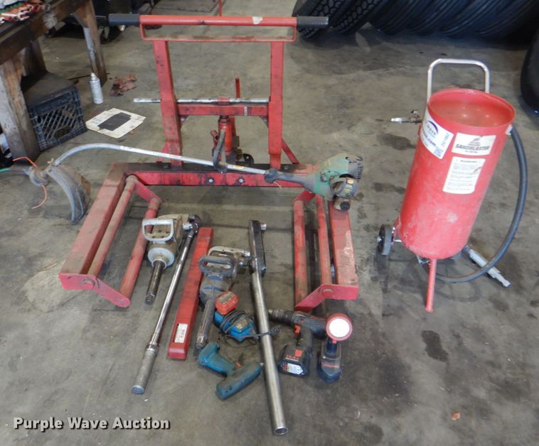 image for item DG1862 Tools