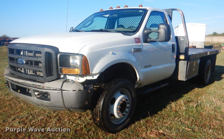 image for item DG1870 2007 Ford F550  flatbed truck