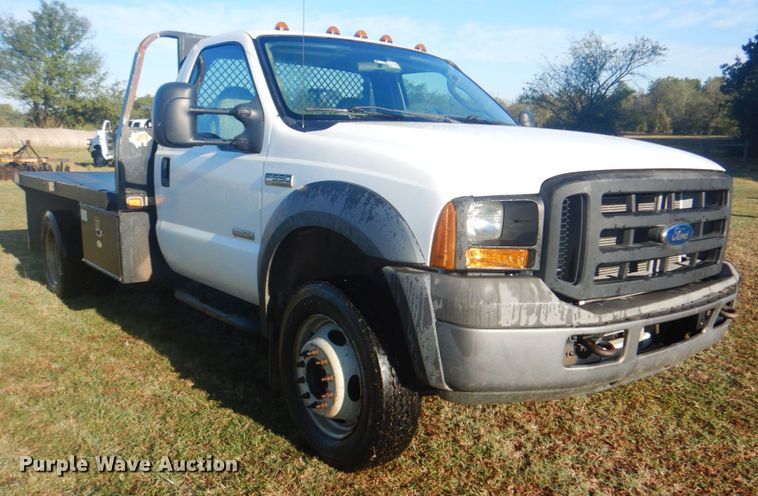 image for item DG1870 2007 Ford F550  flatbed truck