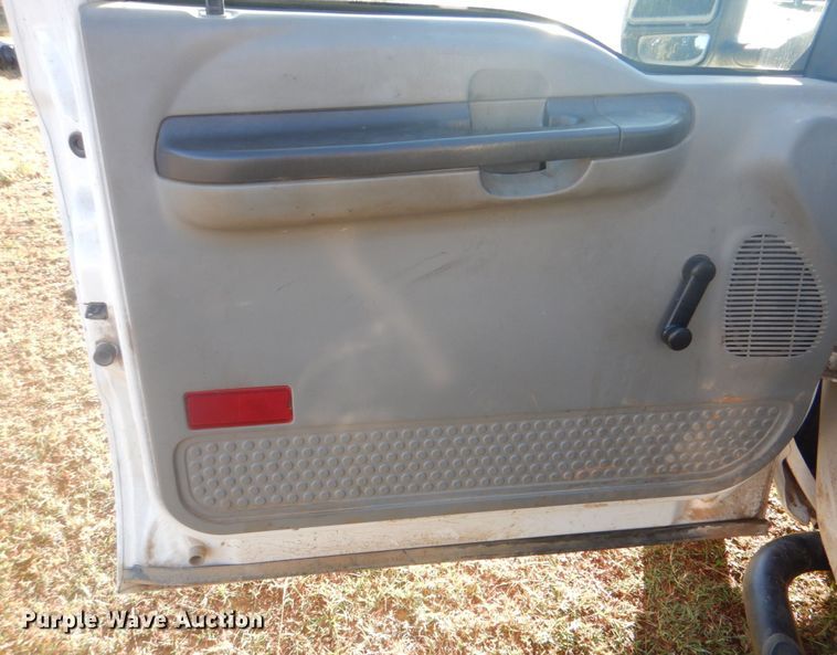 image for item DG1870 2007 Ford F550  flatbed truck