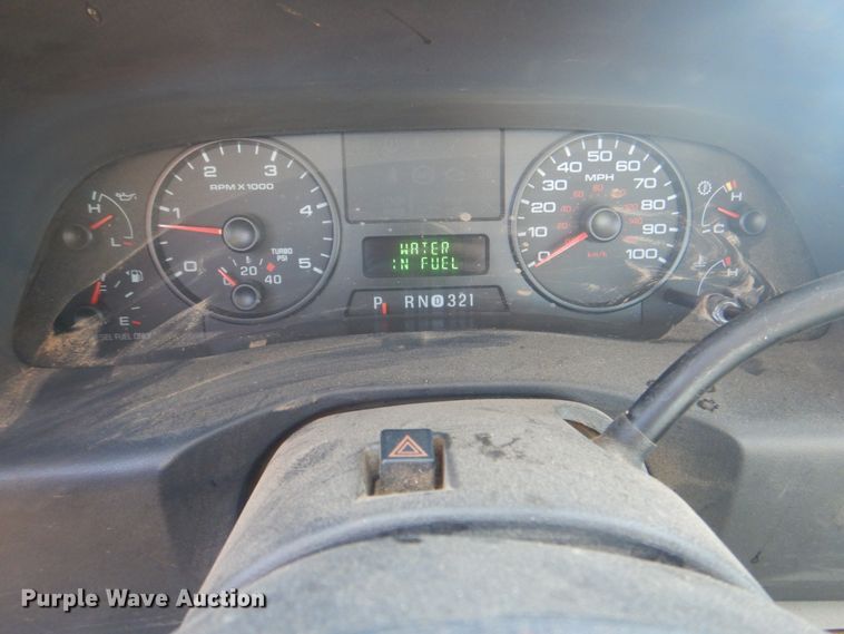 image for item DG1870 2007 Ford F550  flatbed truck