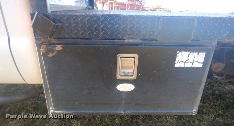 image for item DG1870 2007 Ford F550  flatbed truck