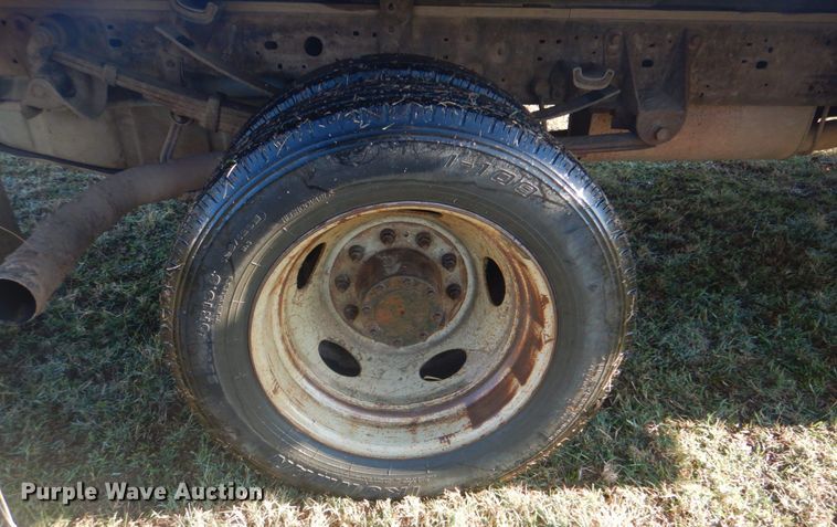 image for item DG1870 2007 Ford F550  flatbed truck