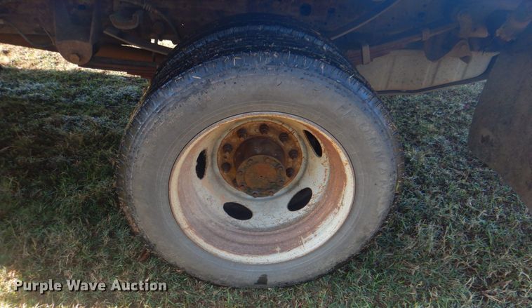 image for item DG1870 2007 Ford F550  flatbed truck