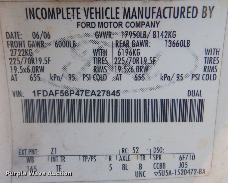 image for item DG1870 2007 Ford F550  flatbed truck